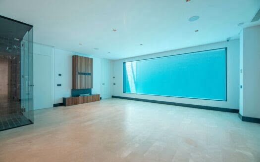 Villa in a beachside urbanisation