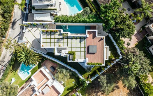 Villa in a beachside urbanisation