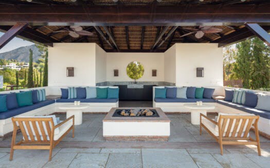 Exquisite Estate with Unobstructed Sea Views