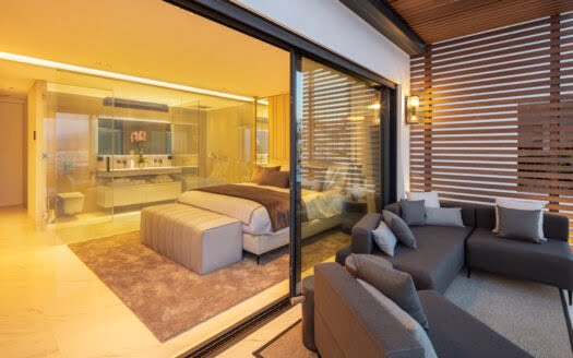 Sleek apartment in Puerto Banus