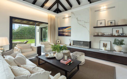 Beautifully Villa in Prime Area