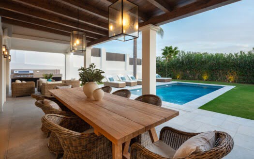 Beautifully Villa in Prime Area