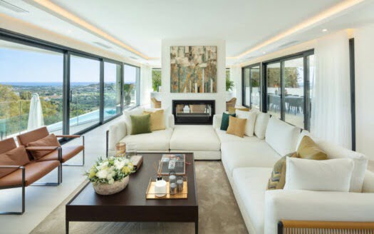 La Quinta’s Contemporary Architectural Gem