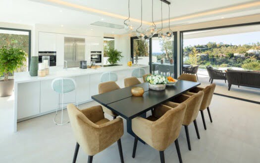 La Quinta’s Contemporary Architectural Gem