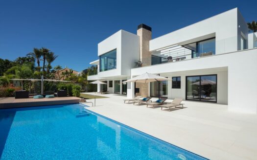 Contemporary Masterpiece in La Cerquilla