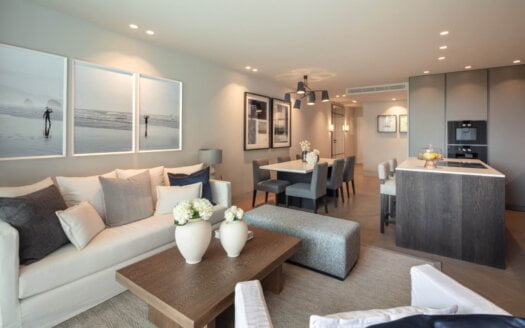 Stunning First-Floor Apartment