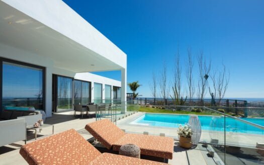 Luxurious Villa in Gated Community