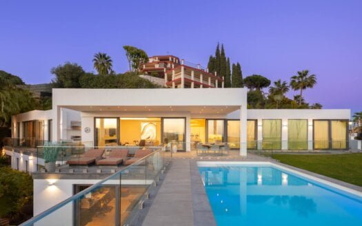 Luxurious Villa in Gated Community