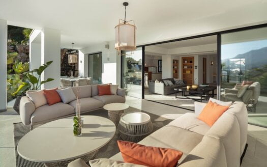 Stunning Renovated Villa