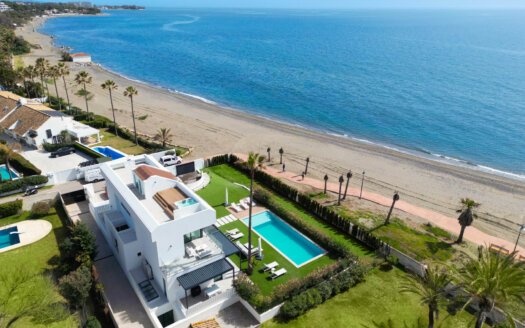 Beachfront Contemporary Villa