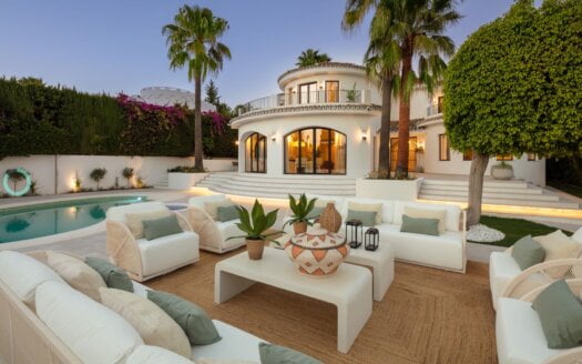 Superb villa in the golf valley