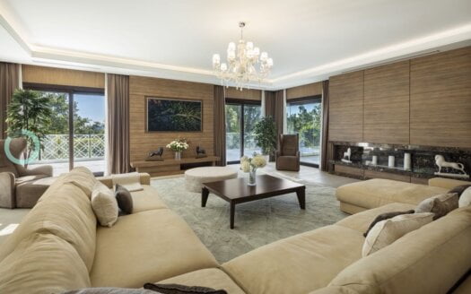 Golf villa in Nueva Andalucia