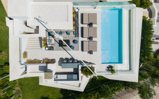 Exceptional semi-detached villa