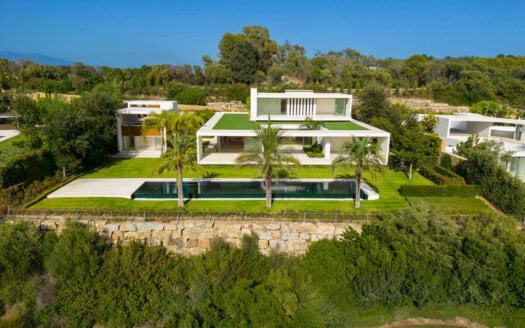 Frontline Golf Villa with Lush Garden