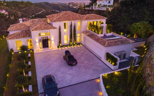 Spectacular villa with amazing sea views