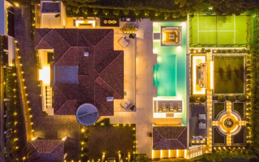 Astonishing modern villa