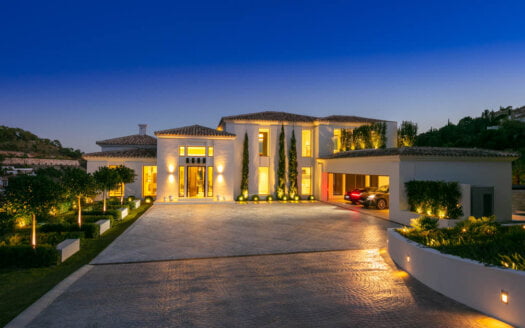 Spectacular villa with amazing sea views