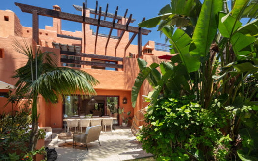 Stunning Townhouse in Altos de Puente Romano