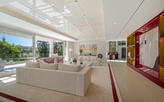 Villa nestled in the luxurious Aloha Area