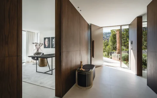 State of the art frontline golf villa