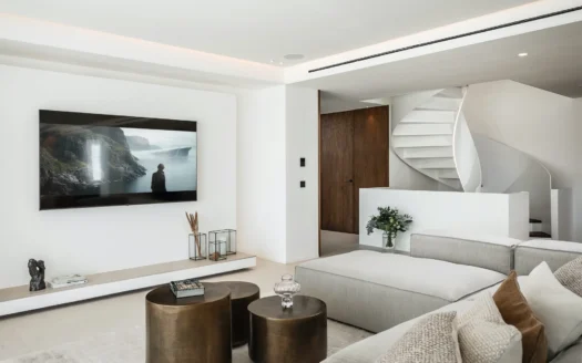 State of the art frontline golf villa