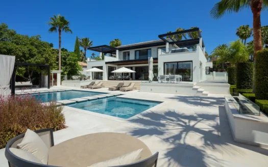 Exquisite refurbished villa