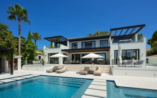 Exquisite refurbished villa