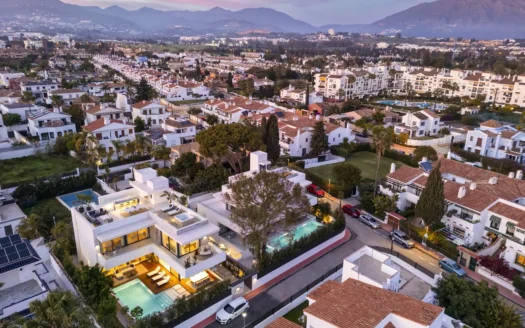 Sophisticated Beachside Villa in Marbella