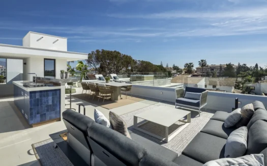 Sophisticated Beachside Villa in Marbella