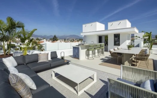 Sophisticated Beachside Villa in Marbella