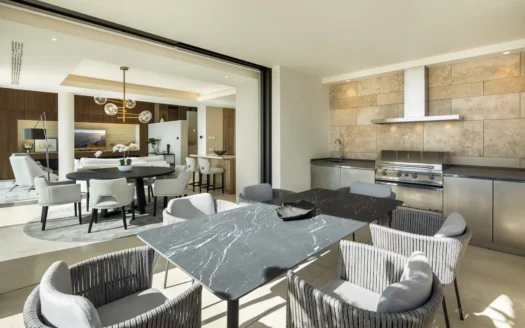 Outstanding Duplex Apartment With Spectacular Views In La Quinta