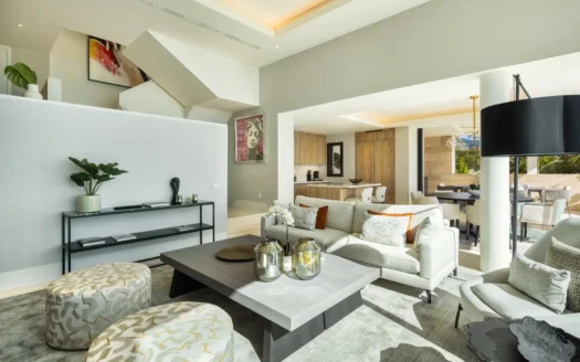 Outstanding Duplex Apartment With Spectacular Views In La Quinta