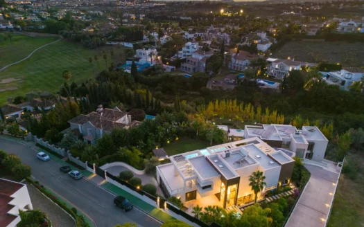 Modern Elegance In La Cerquilla
