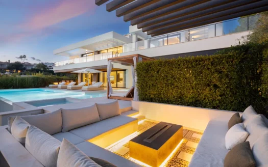 Modern Elegance In La Cerquilla
