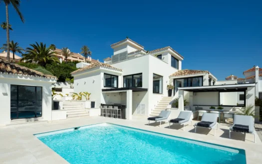 Newly-Renovated Villa Within A Prestigious Gated Community In Nueva Andalucia