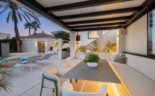Newly-Renovated Villa Within A Prestigious Gated Community In Nueva Andalucia
