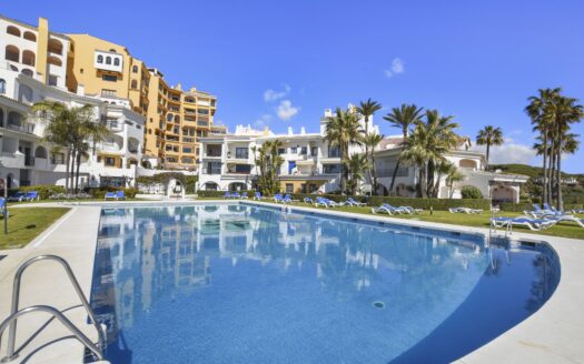 Property in a Prime Frontline Beach Position in Cabopino