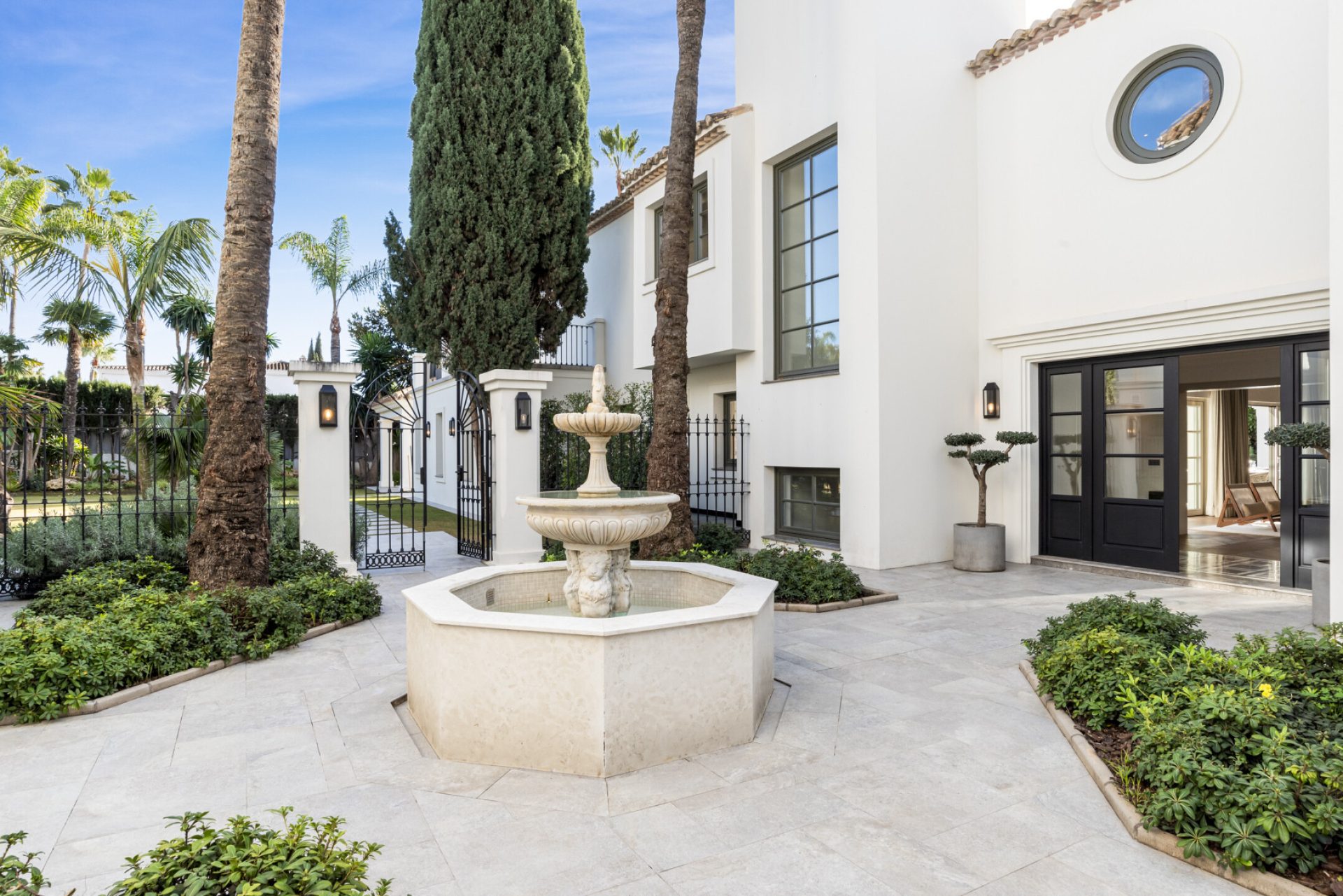 Maison Dorée villa in Nueva Andalucía, Marbella