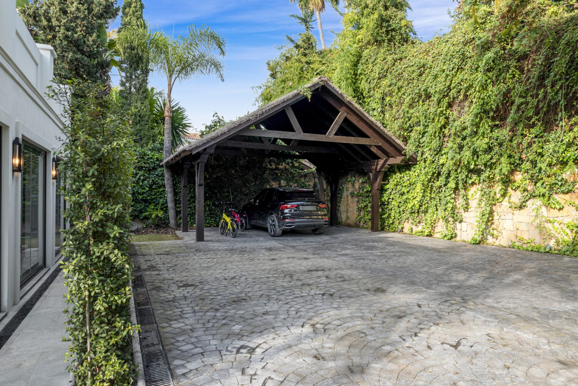 Maison Dorée villa in Nueva Andalucía, Marbella