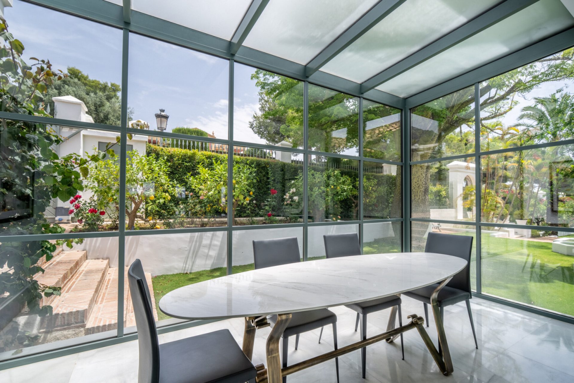Sinfonia Vert — Sierra Blanca, Marbella