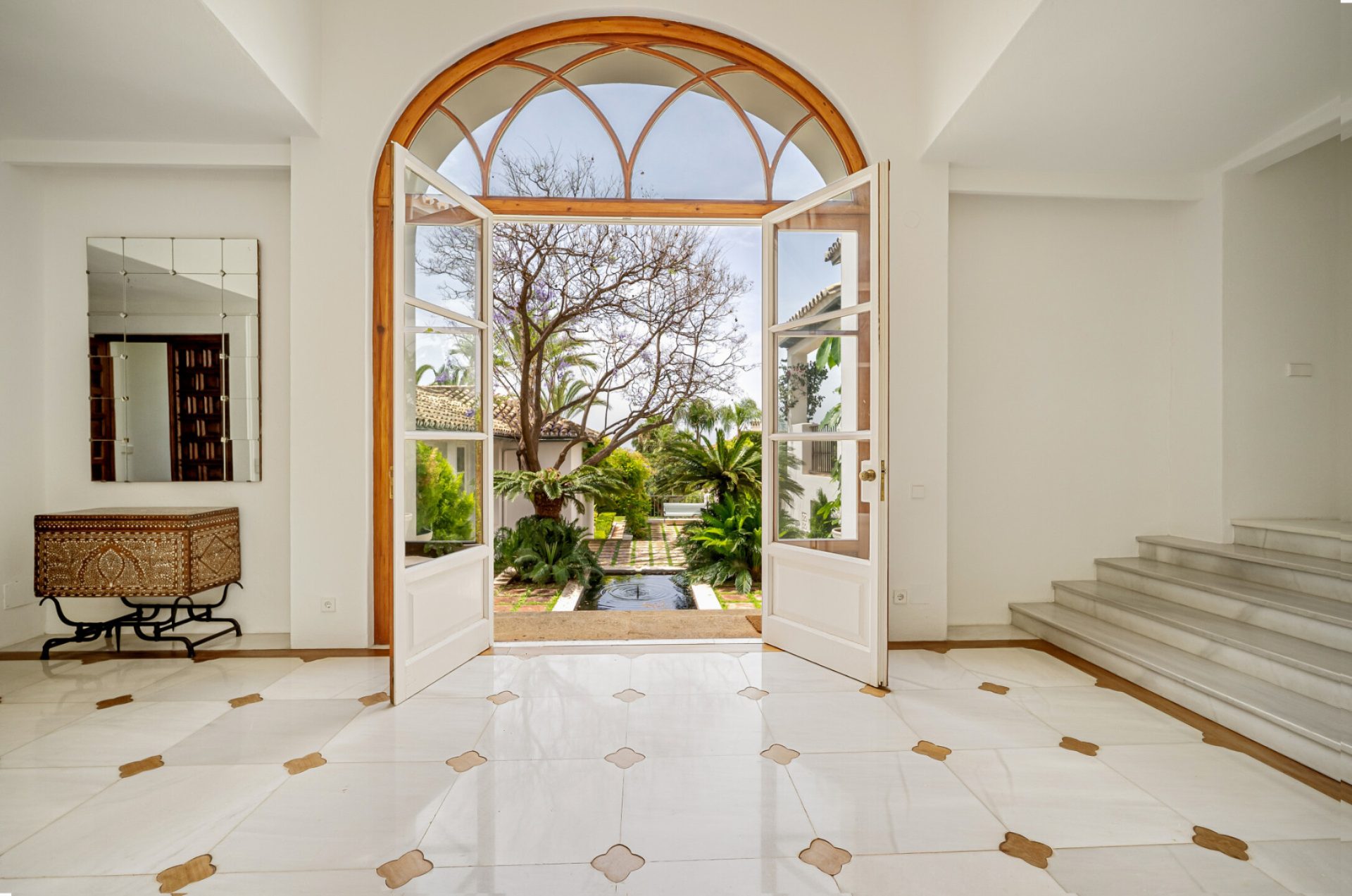 Sinfonia Vert — Sierra Blanca, Marbella
