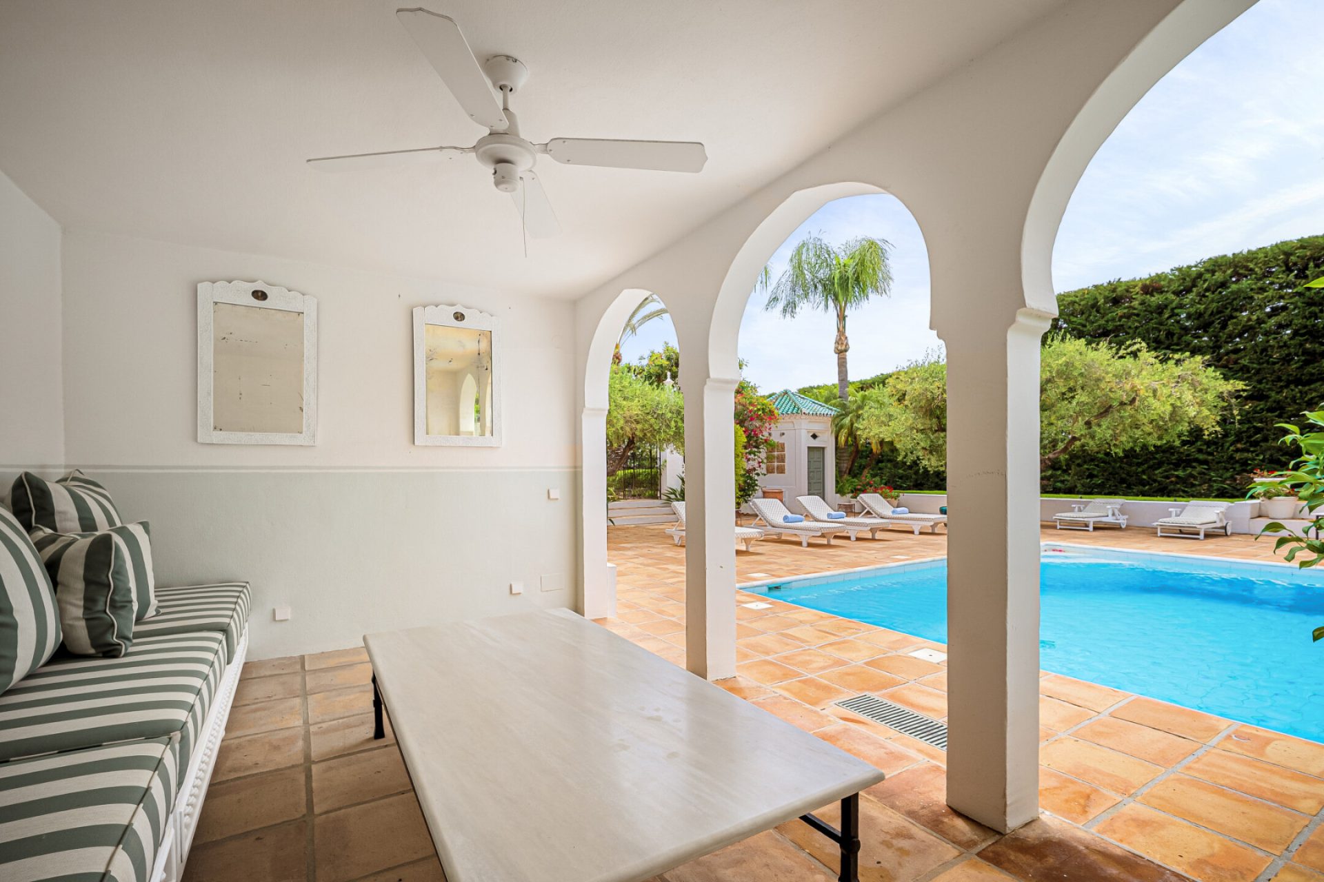 Sinfonia Vert — Sierra Blanca, Marbella