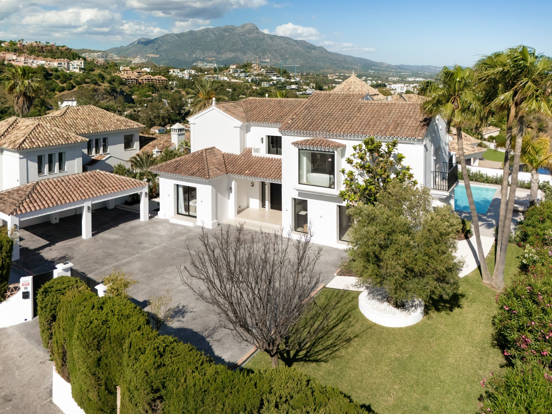 Almendro Blanco — Puerto del Almendro, Benahavís