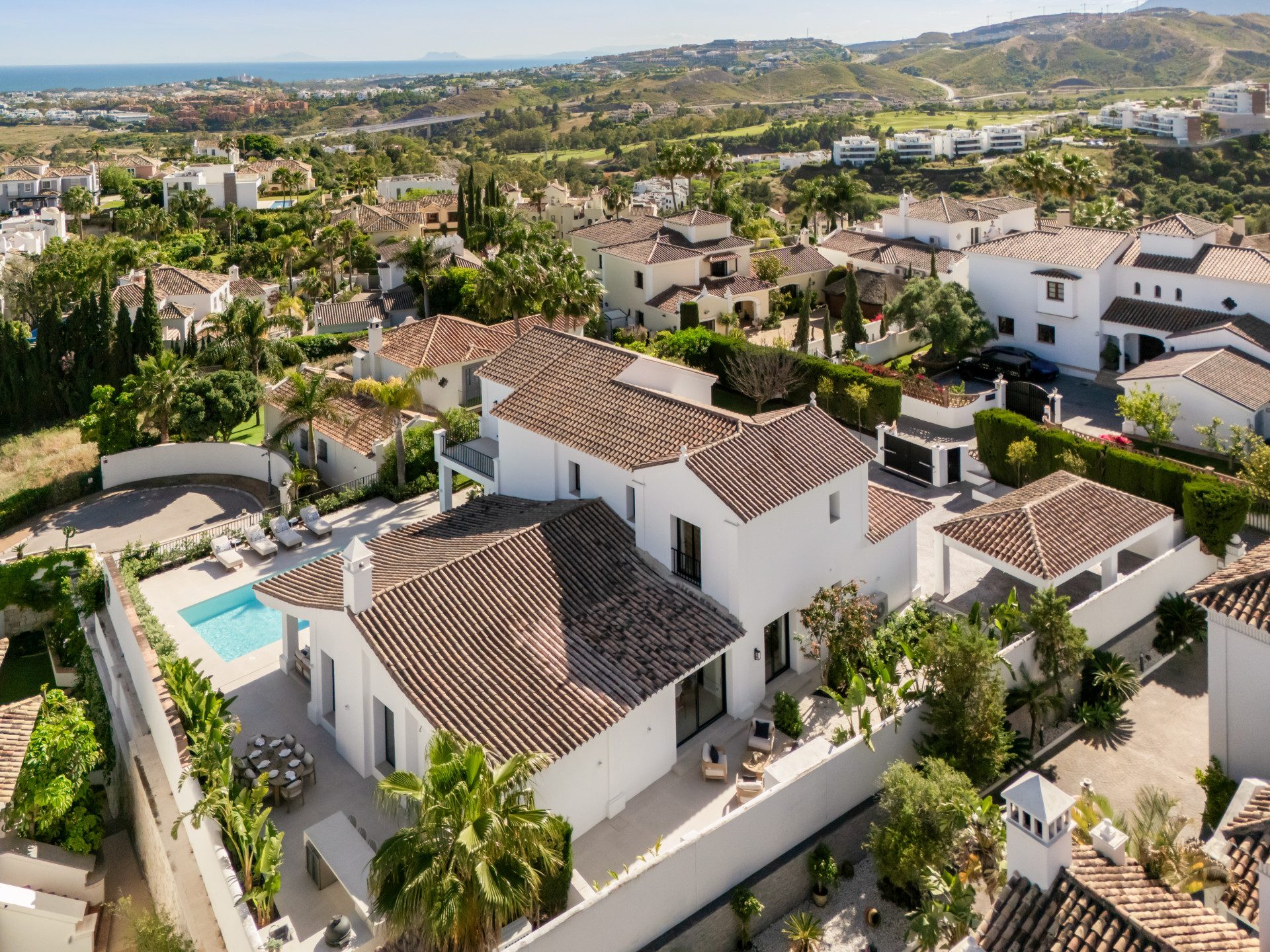 Almendro Blanco — Puerto del Almendro, Benahavís