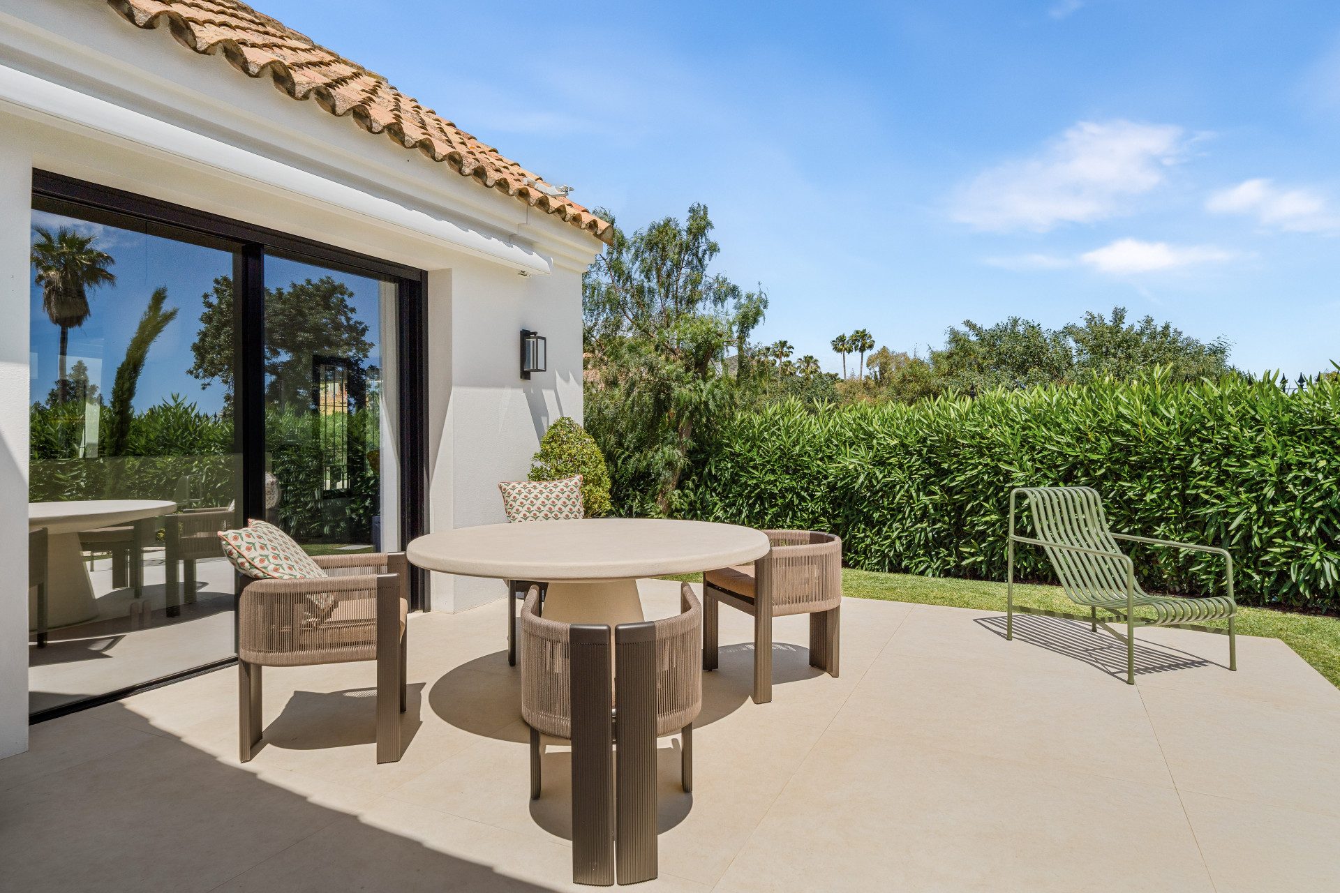 Camelia Alta — Cascada de Camoján, Marbella