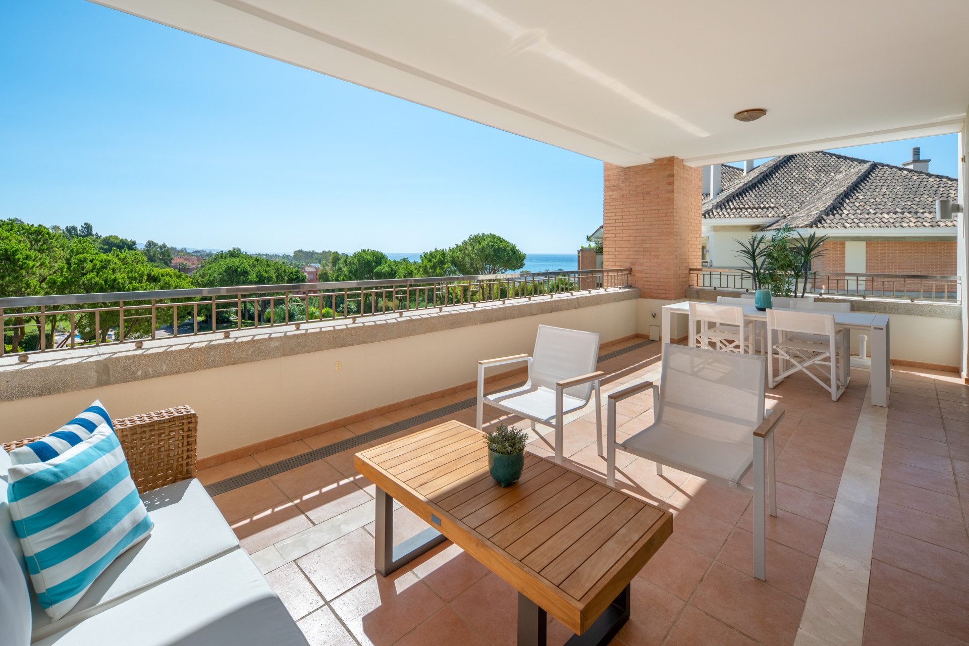 Nácar Marino — Golden Mile, Marbella