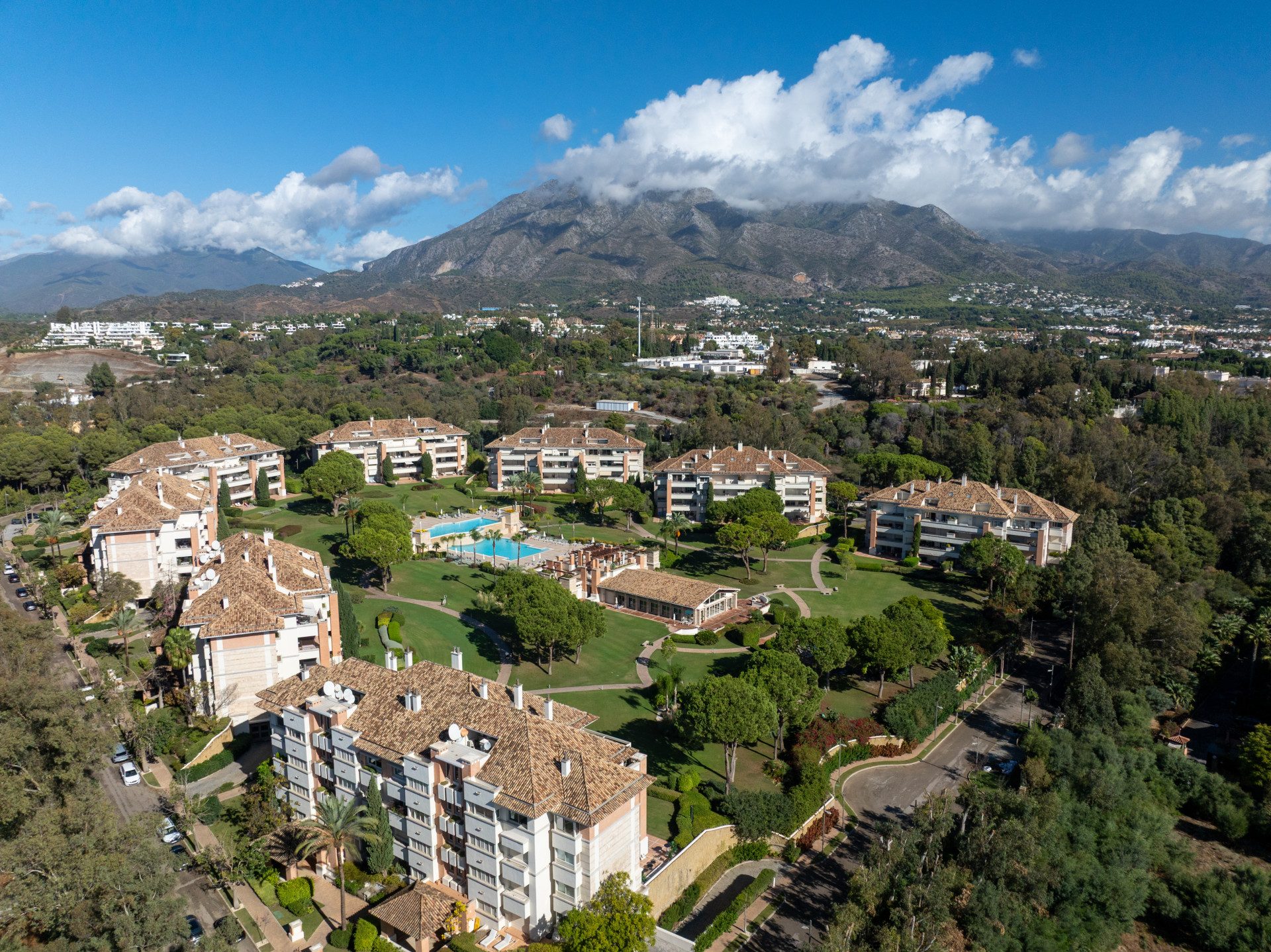 Nácar Marino — Golden Mile, Marbella