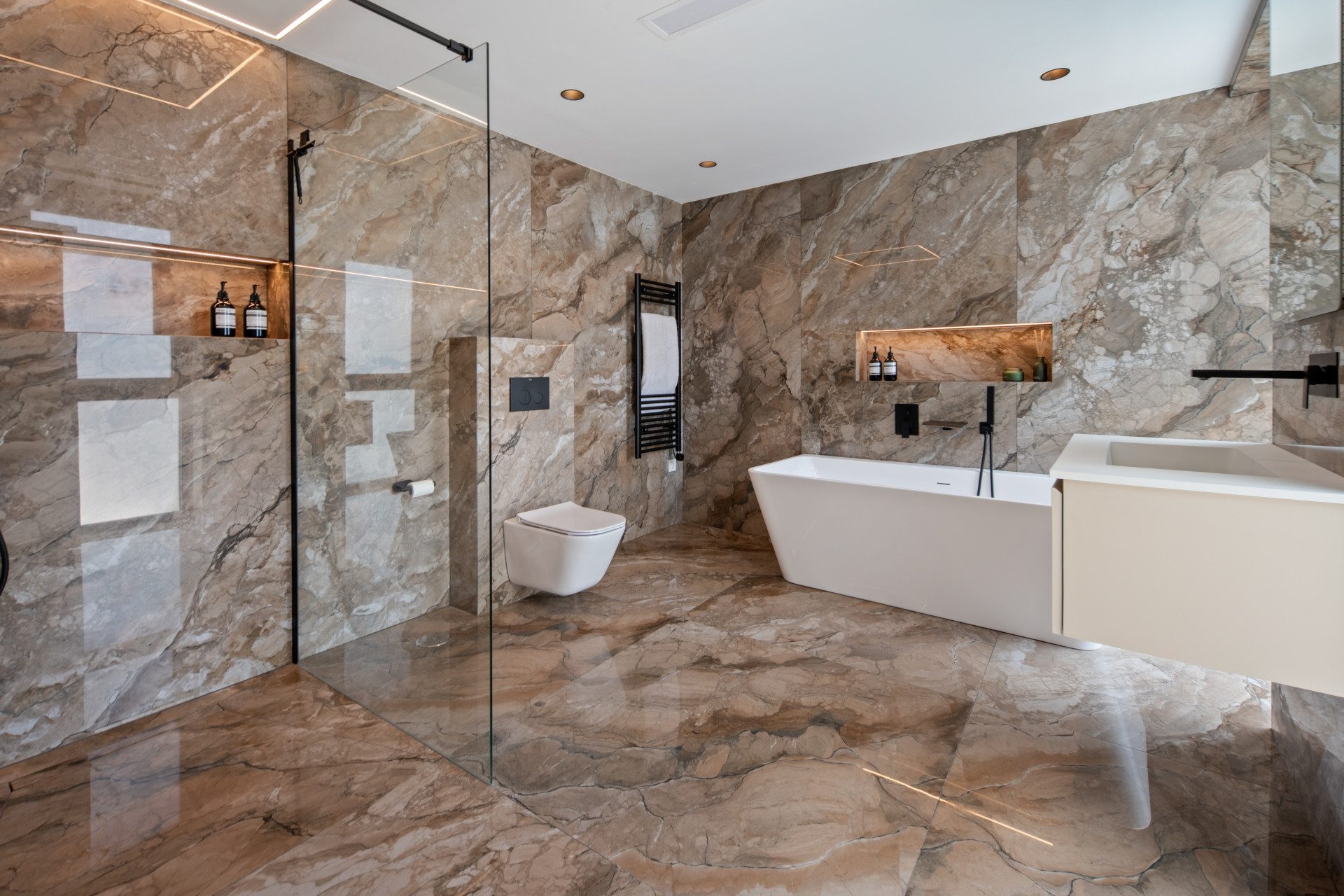 Poniente Claro — New Golden Mile, Marbella West