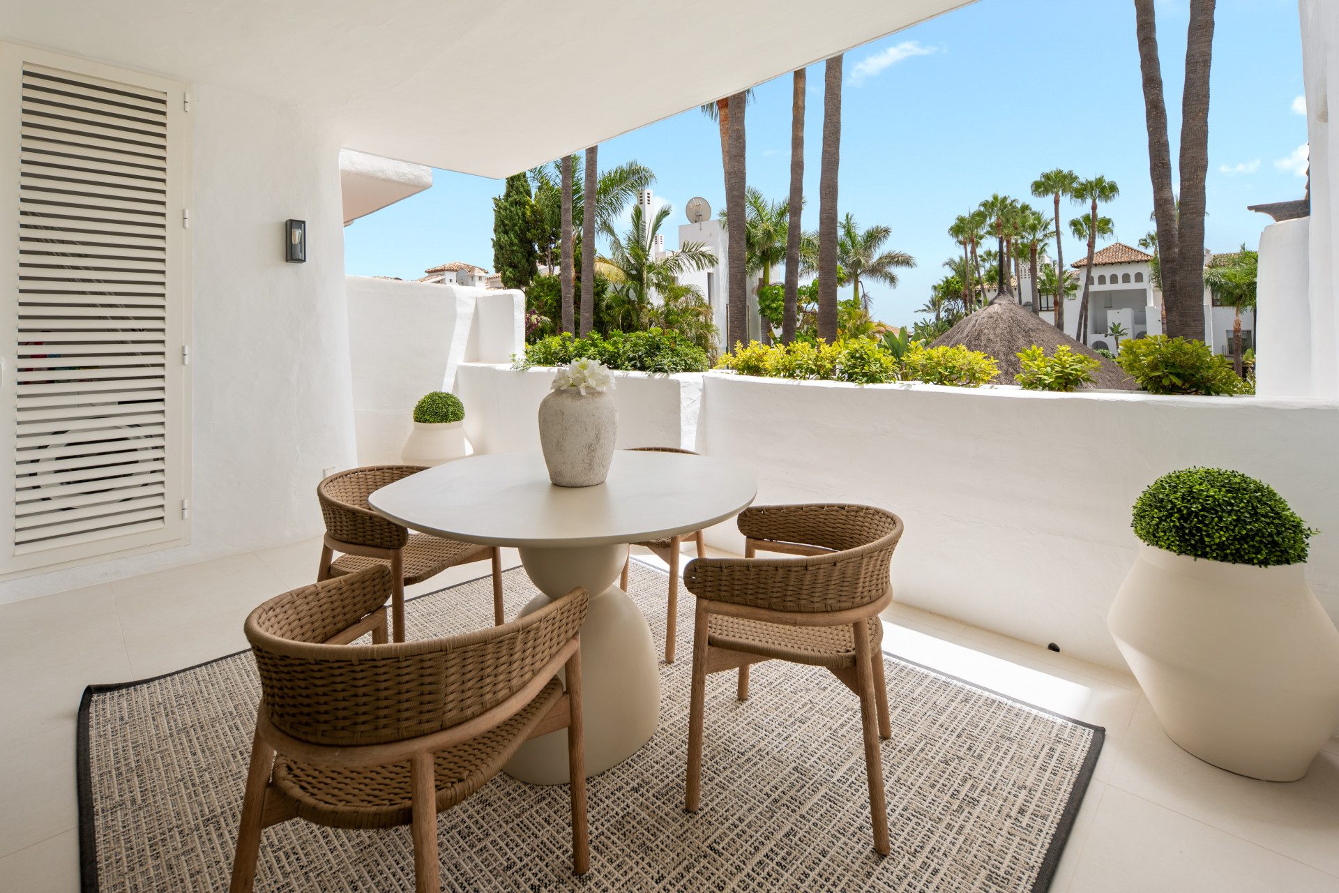 Puente Lirio — Golden Mile, Marbella