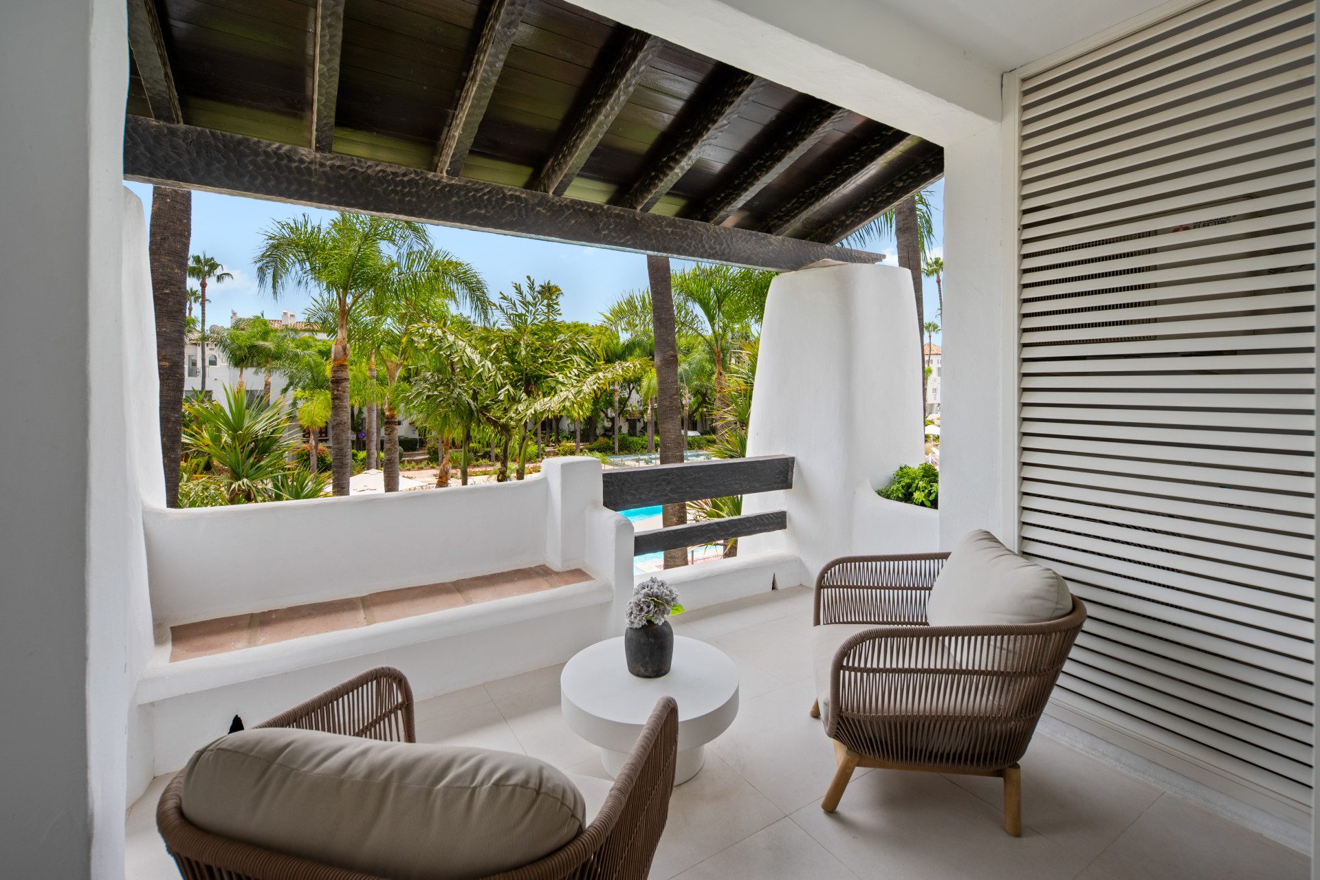 Puente Lirio — Golden Mile, Marbella